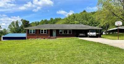 Home For Sale in Randleman, North Carolina