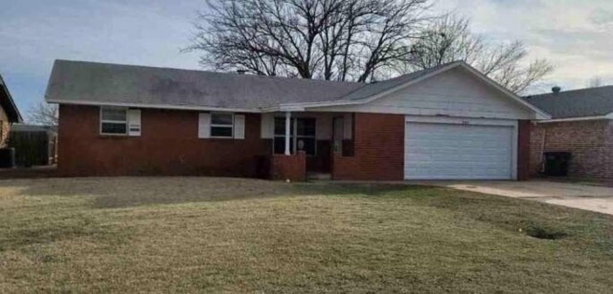 Picture of Home For Sale in Enid, Oklahoma, United States