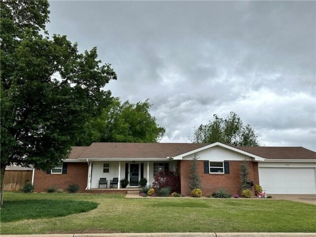 Picture of Home For Sale in Hinton, Oklahoma, United States