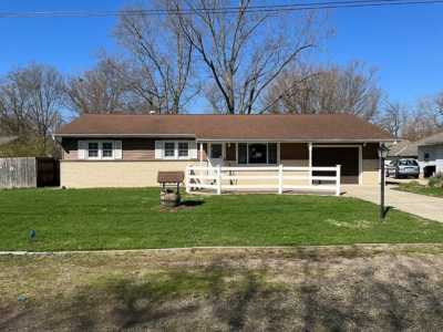 Home For Sale in Delavan, Illinois