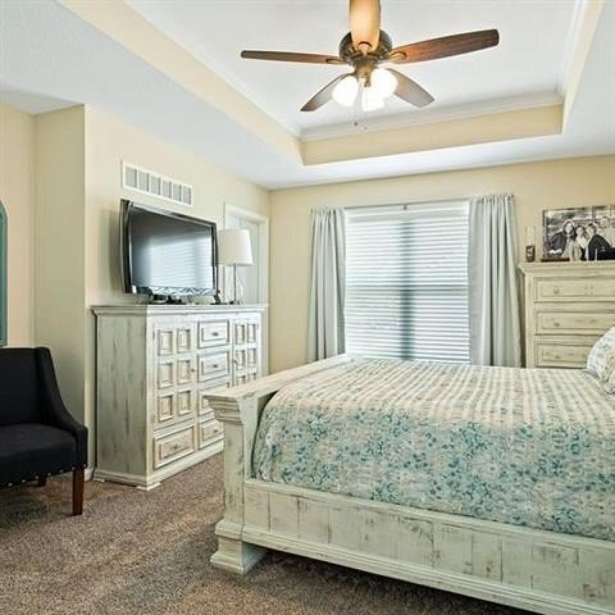 Picture of Home For Sale in Oak Grove, Missouri, United States