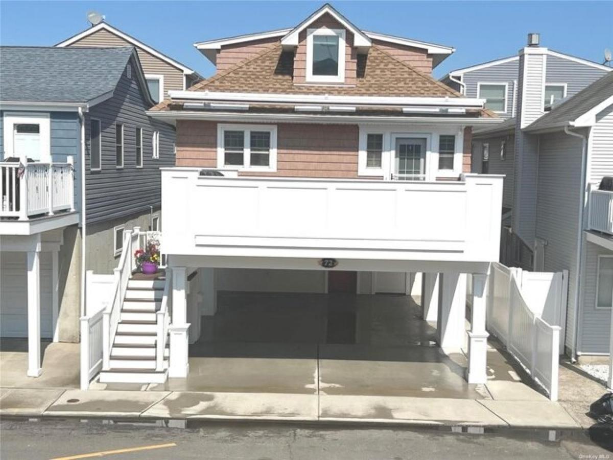 Picture of Home For Sale in Long Beach, New York, United States