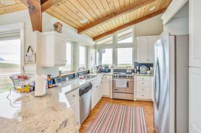 Home For Sale in Gearhart, Oregon