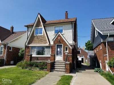 Home For Sale in Center Line, Michigan