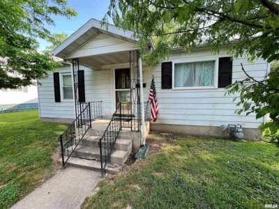 Home For Sale in Salem, Illinois