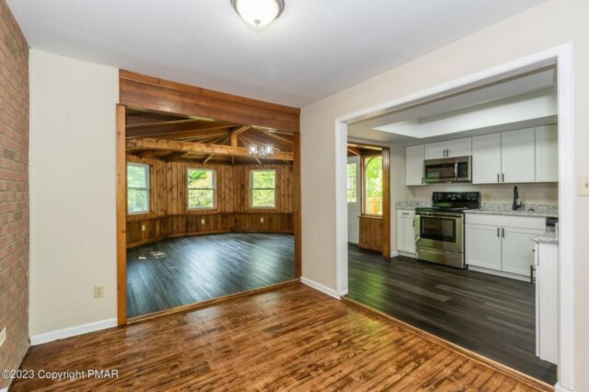Picture of Home For Sale in Stroudsburg, Pennsylvania, United States