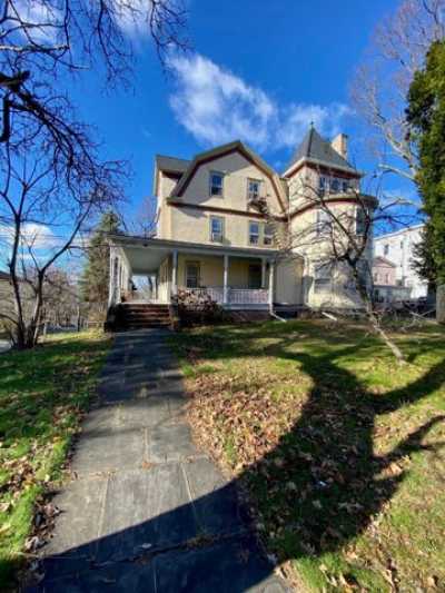 Home For Rent in Tarrytown, New York