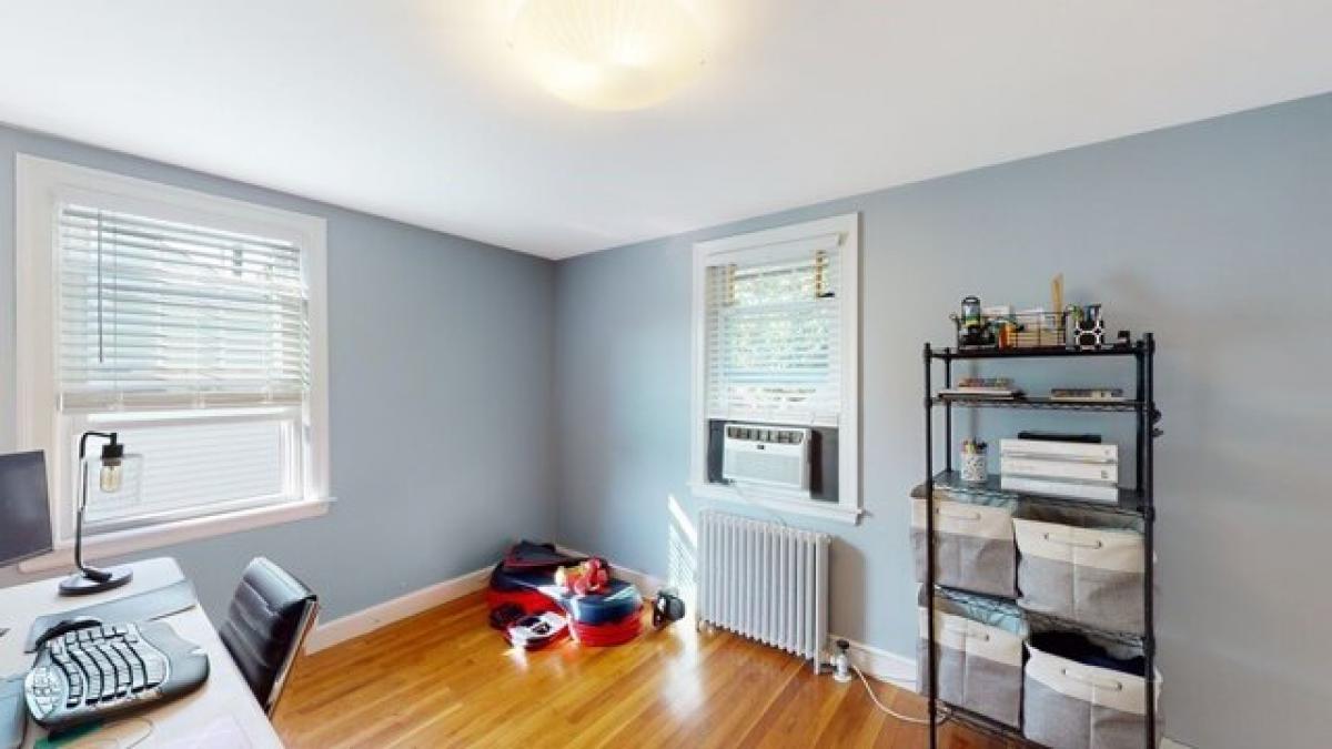 Picture of Home For Sale in Medford, Massachusetts, United States