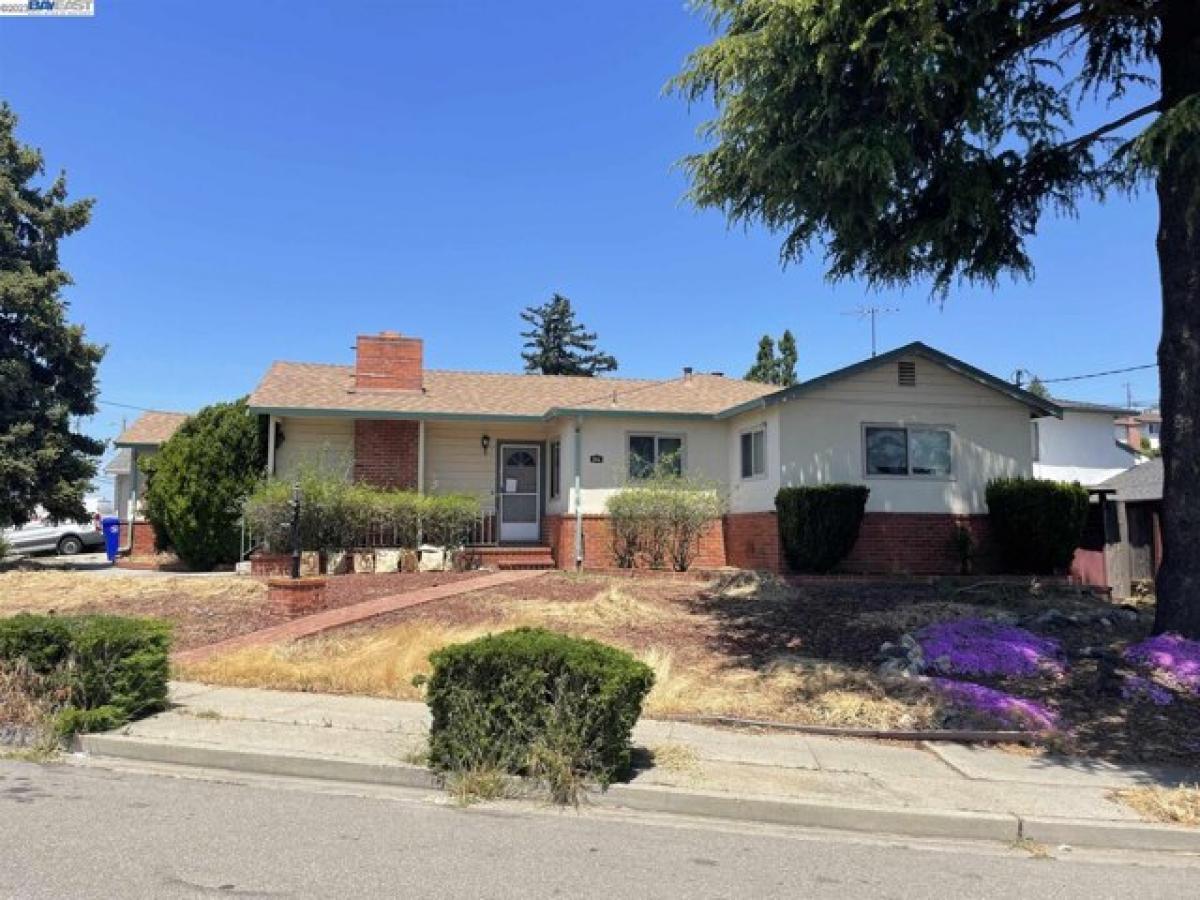 Picture of Home For Sale in San Leandro, California, United States
