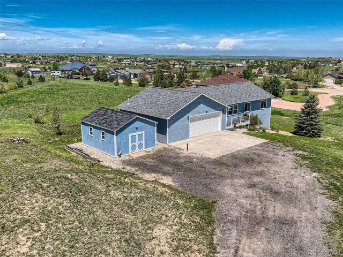 Picture of Home For Sale in Elizabeth, Colorado, United States