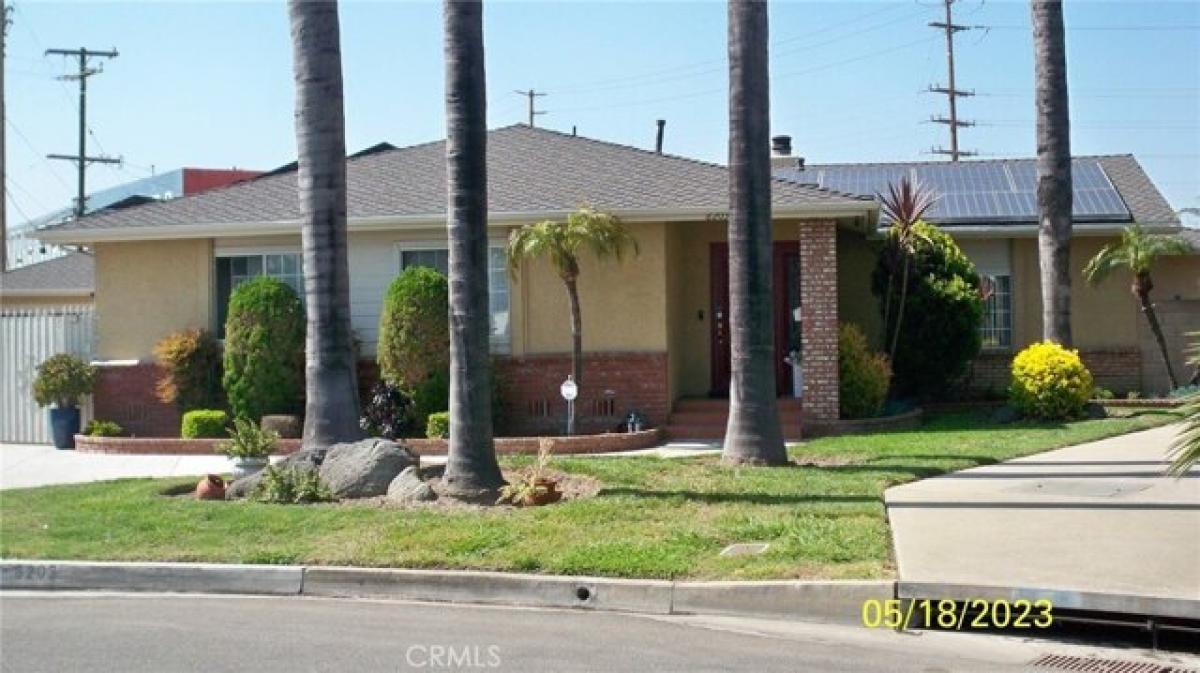 Picture of Home For Sale in Downey, California, United States