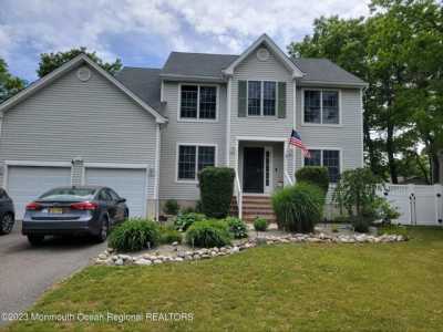Home For Sale in Manahawkin, New Jersey