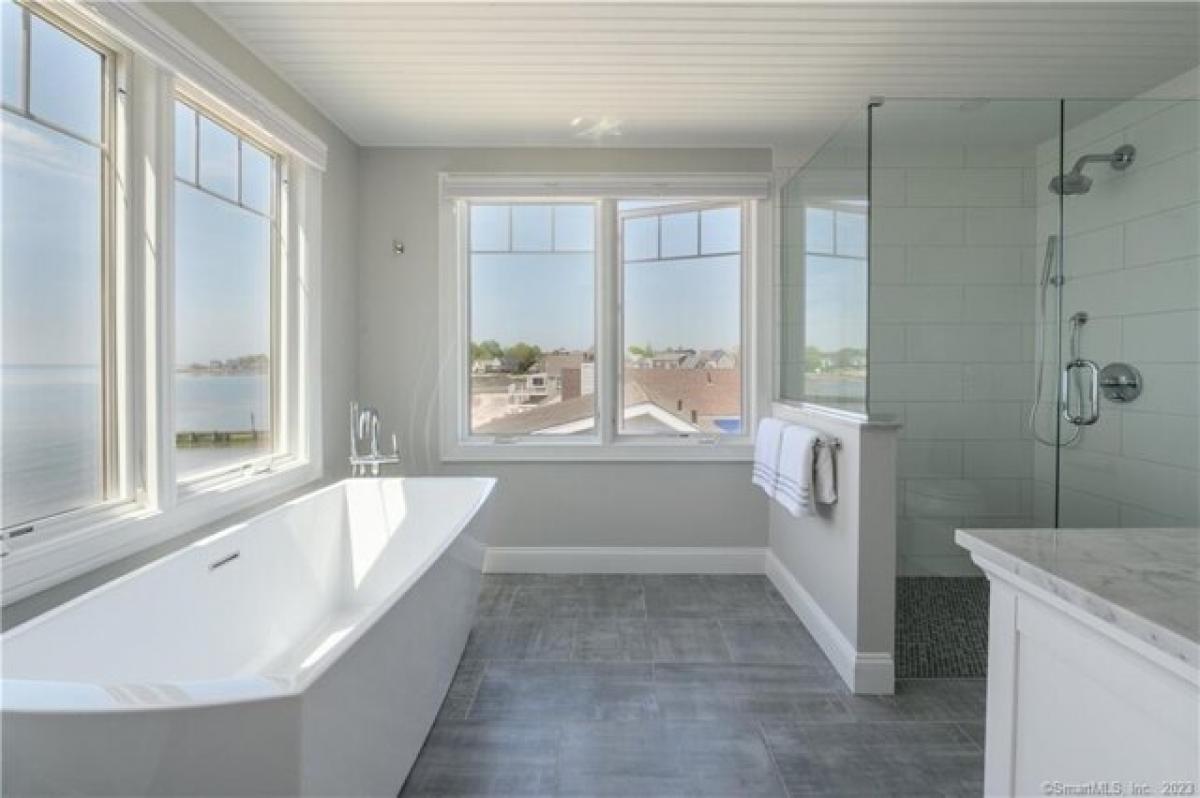 Picture of Home For Sale in Old Saybrook, Connecticut, United States