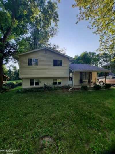 Home For Sale in White Lake, Michigan