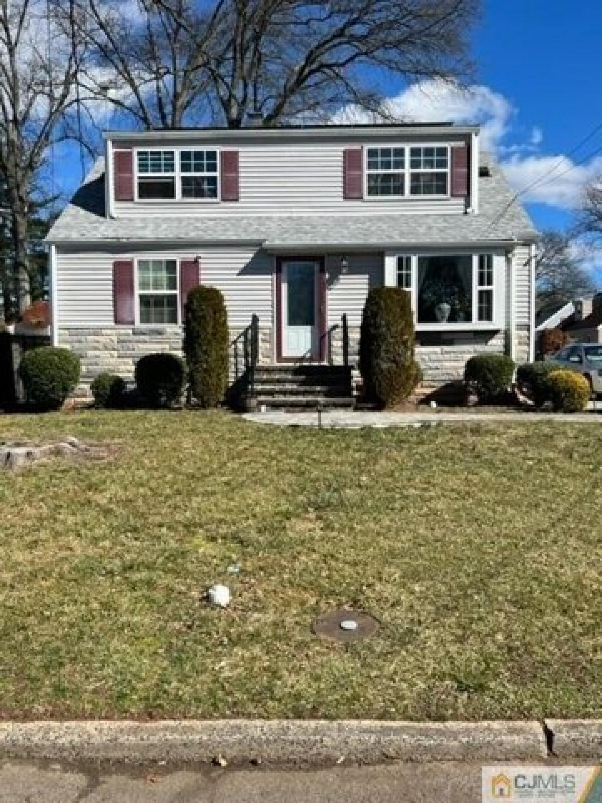 Picture of Home For Sale in Middlesex, New Jersey, United States