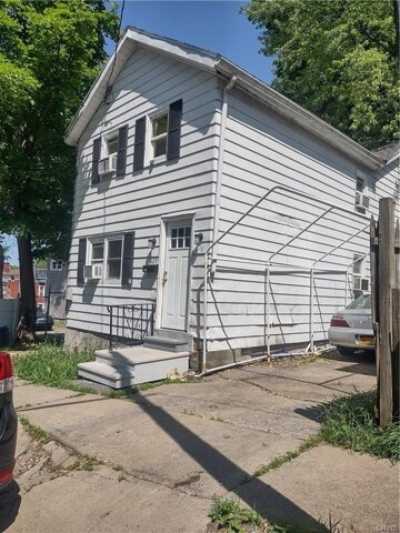 Home For Sale in Utica, New York