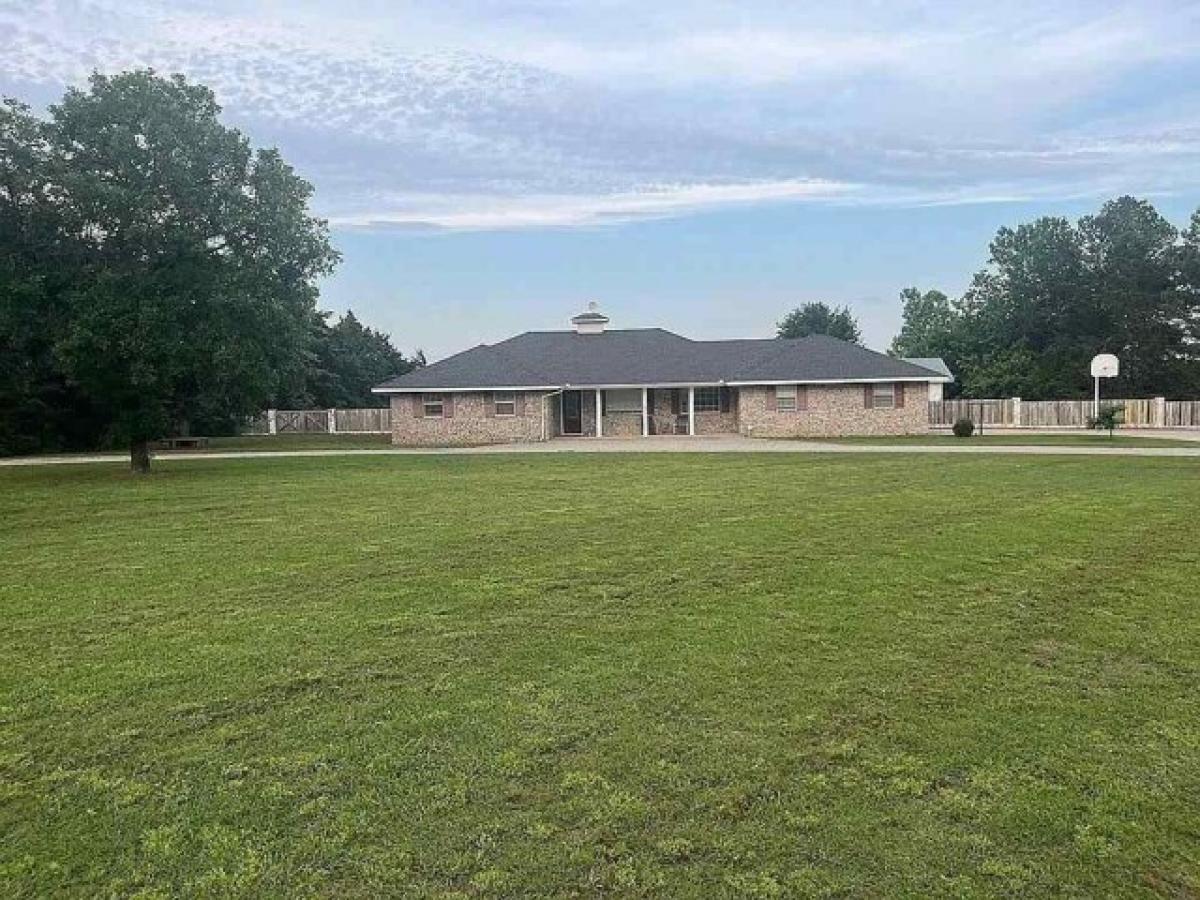 Picture of Home For Sale in Duncan, Oklahoma, United States