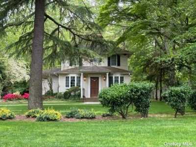 Home For Sale in West Hempstead, New York