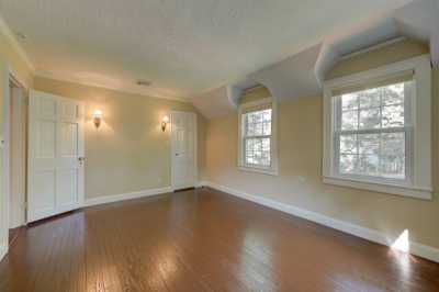 Home For Rent in Manhasset, New York