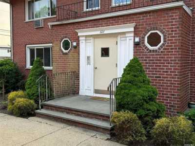 Apartment For Rent in Lindenhurst, New York