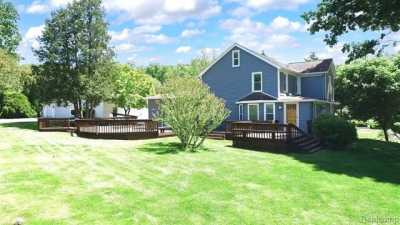 Home For Sale in Walled Lake, Michigan