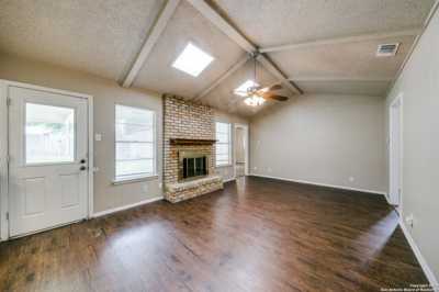 Home For Sale in Universal City, Texas