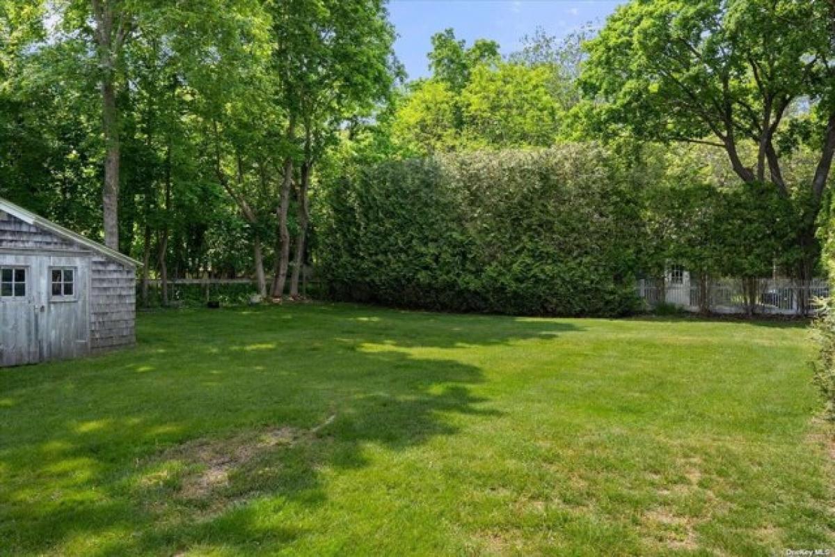 Picture of Home For Sale in Center Moriches, New York, United States