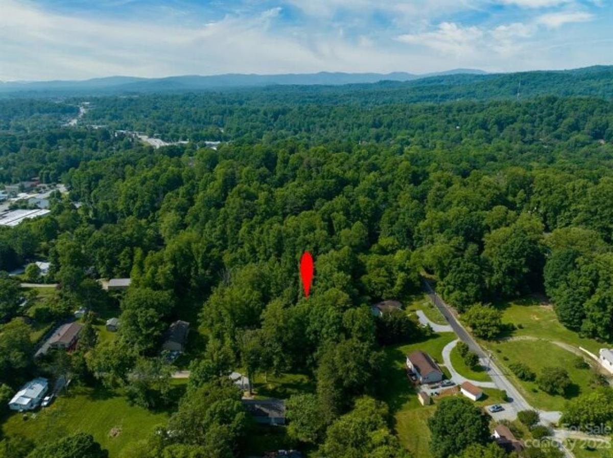 Picture of Residential Land For Sale in Hendersonville, North Carolina, United States
