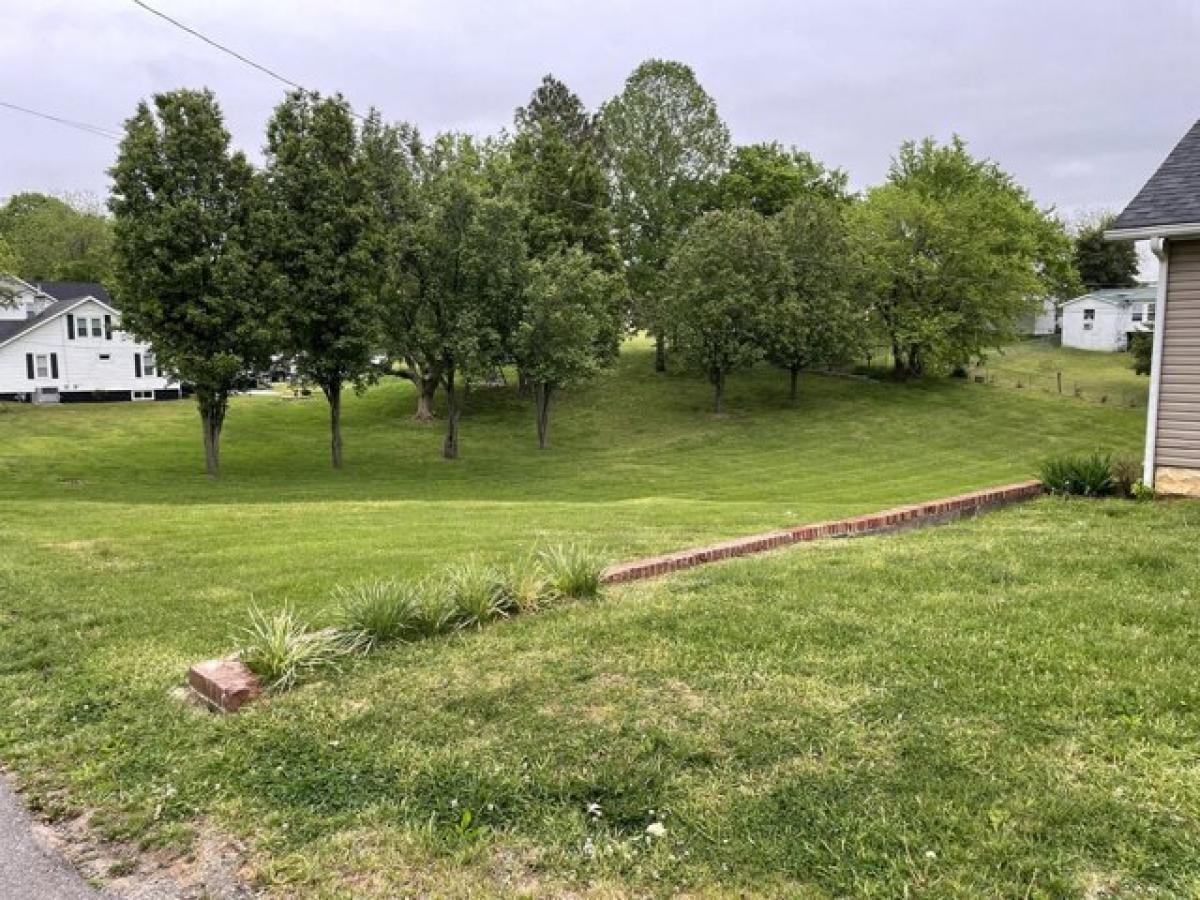 Picture of Residential Land For Sale in Dickson, Tennessee, United States
