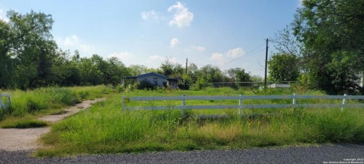 Picture of Home For Sale in Castroville, Texas, United States