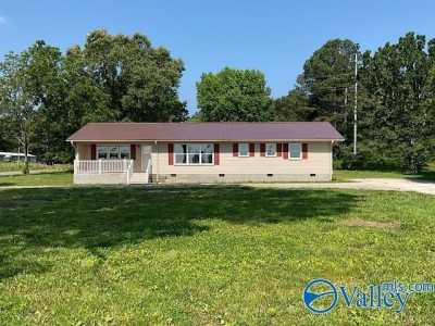 Home For Sale in Elkmont, Alabama