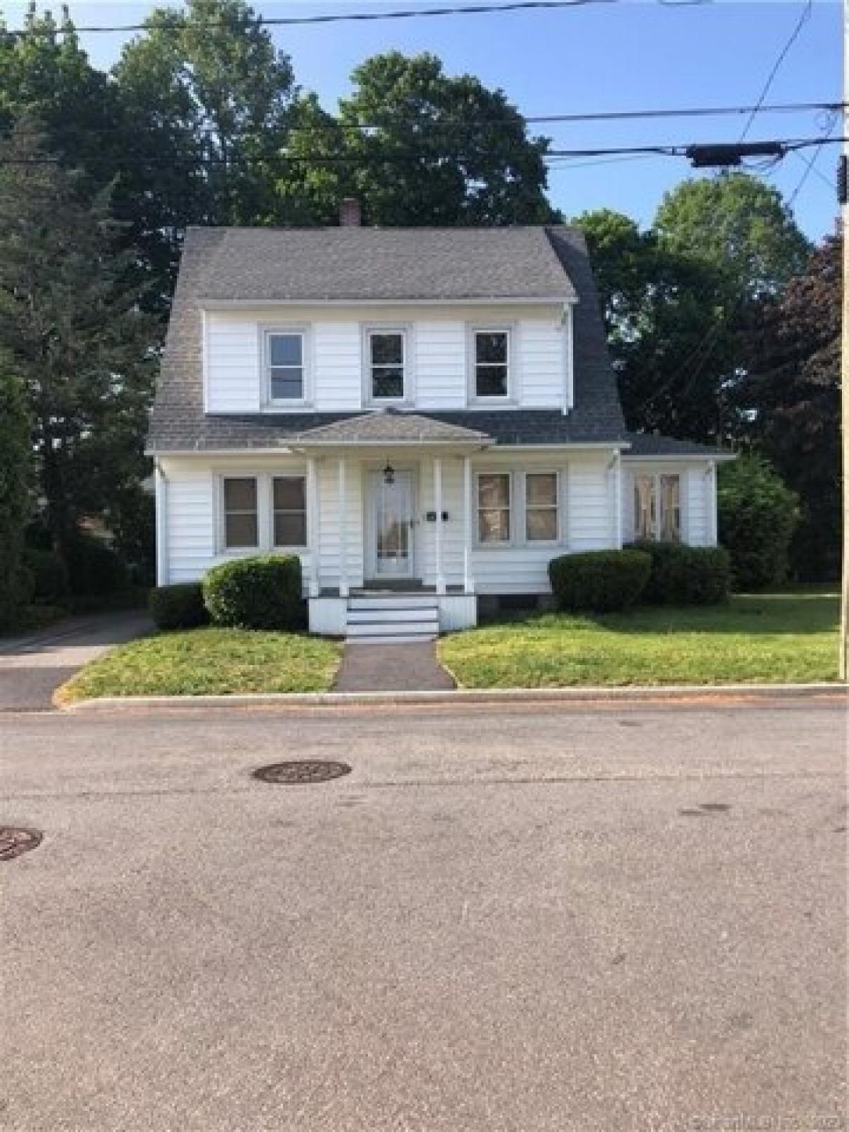 Picture of Home For Sale in Torrington, Connecticut, United States