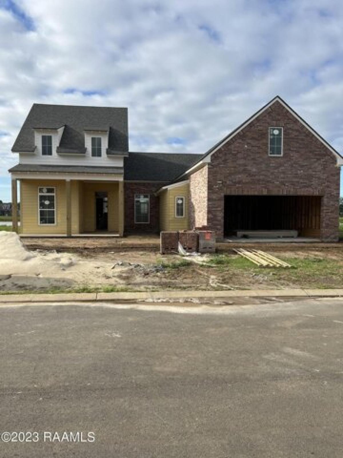 Picture of Home For Sale in Youngsville, Louisiana, United States