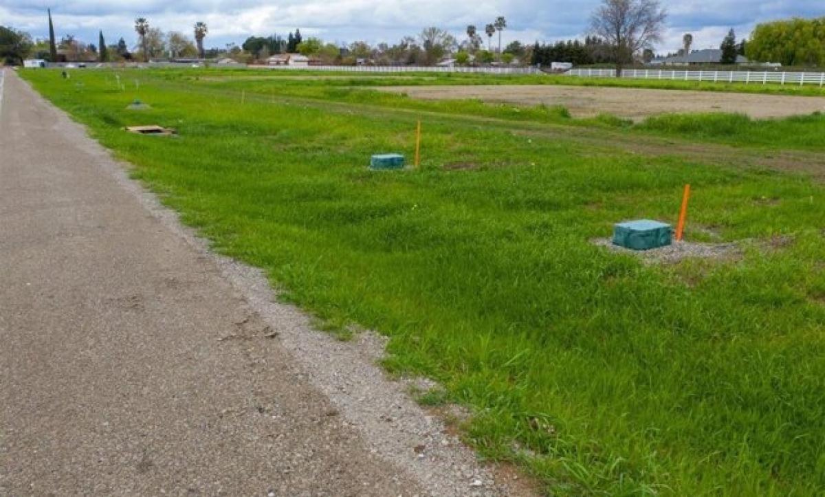 Picture of Residential Land For Sale in West Sacramento, California, United States