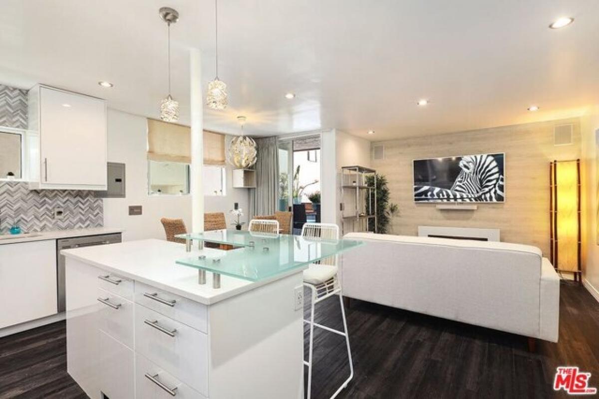 Picture of Apartment For Rent in Manhattan Beach, California, United States
