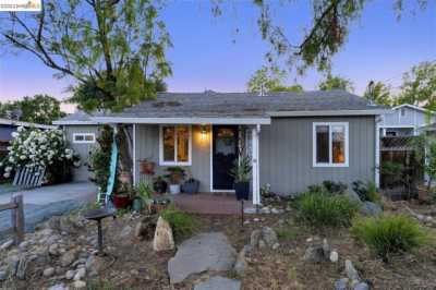 Home For Sale in Pleasant Hill, California