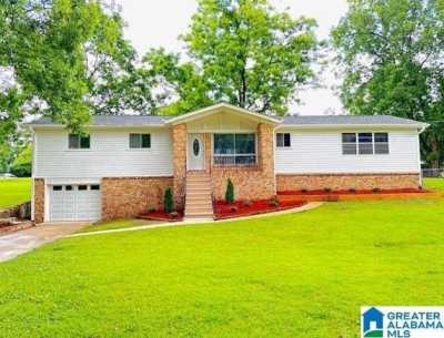 Home For Sale in Gardendale, Alabama