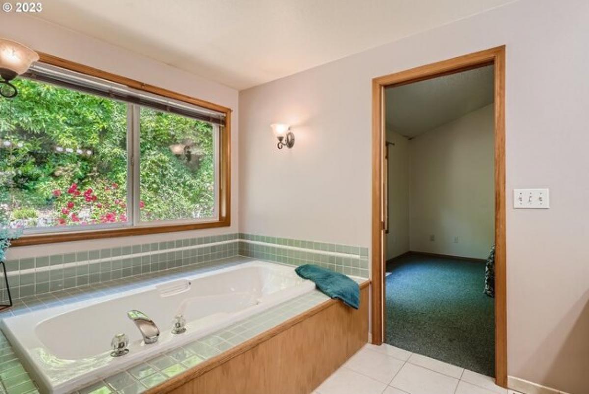Picture of Home For Sale in Washougal, Washington, United States