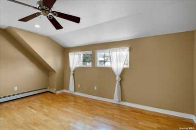 Home For Sale in Levittown, New York