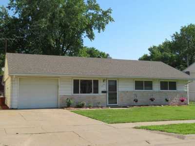 Home For Sale in Carter Lake, Iowa