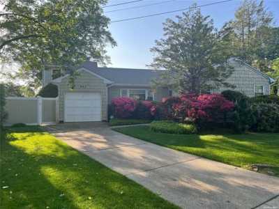 Home For Sale in South Hempstead, New York
