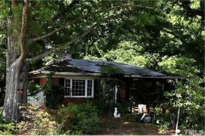 Home For Sale in Holly Springs, North Carolina