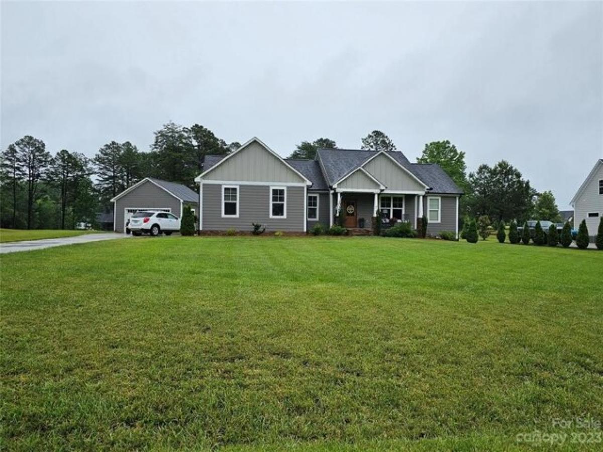 Picture of Home For Sale in Maiden, North Carolina, United States