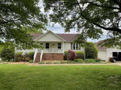 Home For Sale in Mount Pleasant, Tennessee