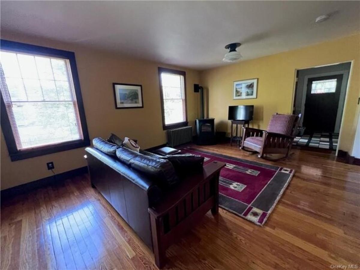 Picture of Home For Sale in Newburgh, New York, United States