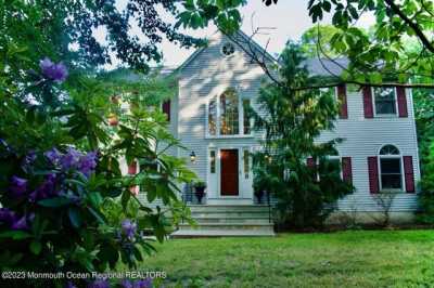 Home For Sale in Farmingdale, New Jersey