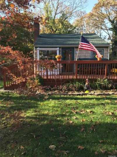 Home For Sale in Centereach, New York