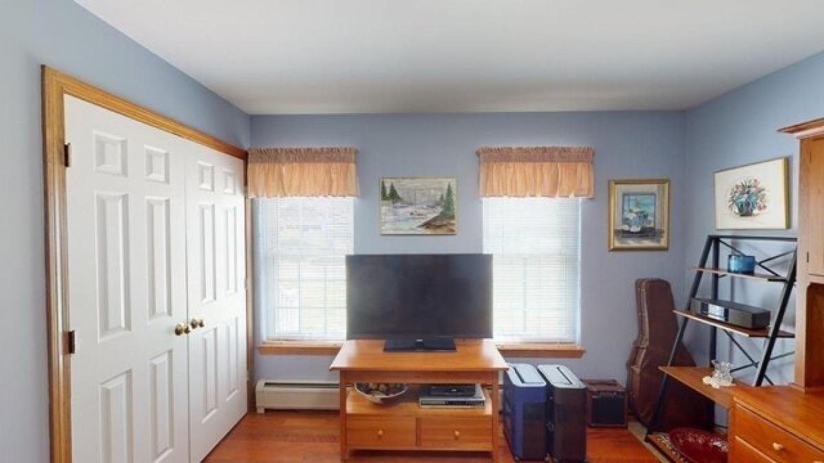 Picture of Home For Sale in Belchertown, Massachusetts, United States