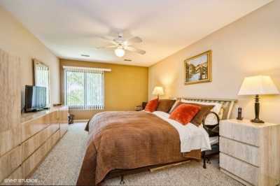 Home For Sale in Northbrook, Illinois