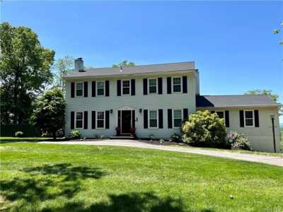 Home For Sale in Hopewell Junction, New York
